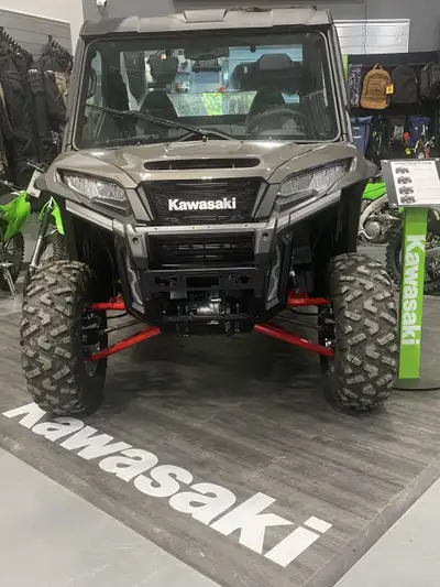 Engine Type: In-Line Displacement: 60.9 cu. in. (999 cc) Bore and Stroke: Bore: 2.89 in. (73.4 mm);...