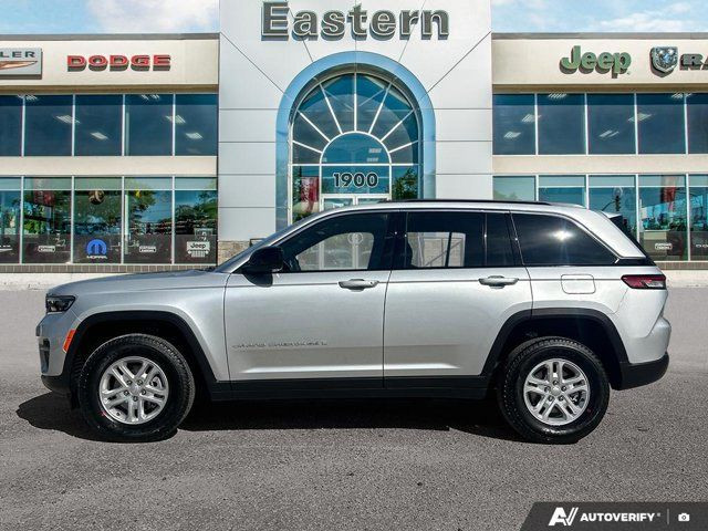 2025 Jeep Grand Cherokee Laredo in Cars & Trucks in Winnipeg - Image 2