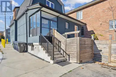 UPPER LEVEL - 681 SCARLETT ROAD Toronto (Humber Heights), Ontari