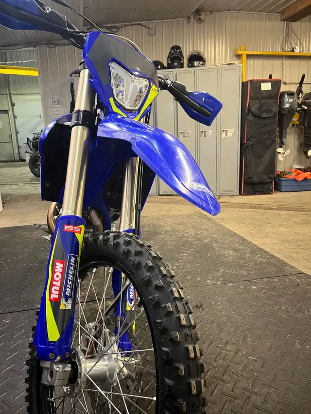 2025 SHERCO MOTO ENDURO 500 FACTORY AUBAINE MOTO NEUVE AVEC SEUL in Other in Lac-Saint-Jean - Image 8