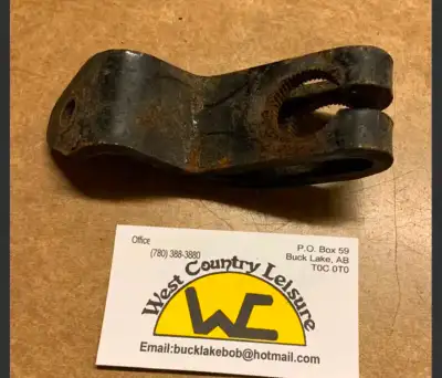 USED RH RV BLIZZARD SONIC STEERING ARM 48 SPLINES ******** Call /Text 780-542-1989 OR 780-514-8751....