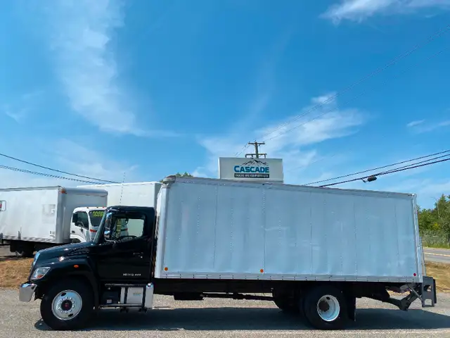 2017 Hino 338 Low Kms in Heavy Trucks in Abbotsford - Image 7