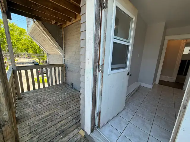 4+ Bedroom Unit on Windsor St ALL UTILS INCLUDED in Long Term Rentals in City of Halifax - Image 5