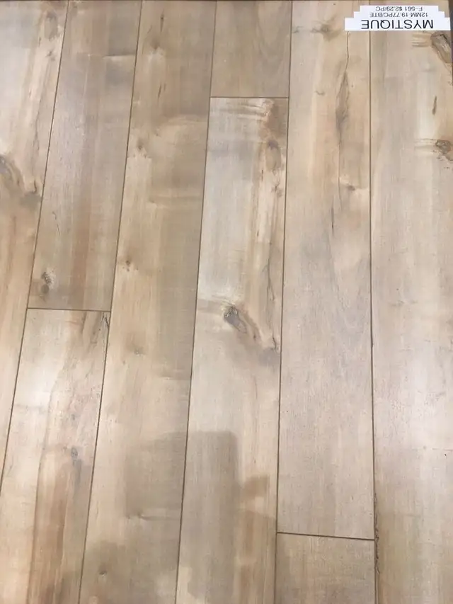 Pose de plancher et RÉNOVATION - Longueuil - 514-820-9219 in Windows, Doors & Trim in Longueuil / South Shore - Image 3