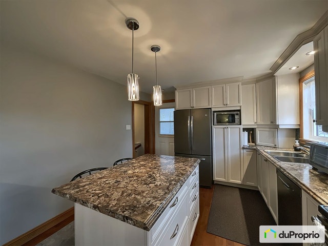 $500,000 - Square Foot - Raised Bungalow for sale — photo 3
