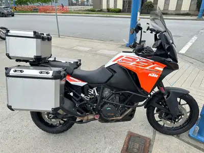 A fully loaded 1290 Adventure S 2018 with only 53849kms!!!! Recently serviced with a fresh new batte...