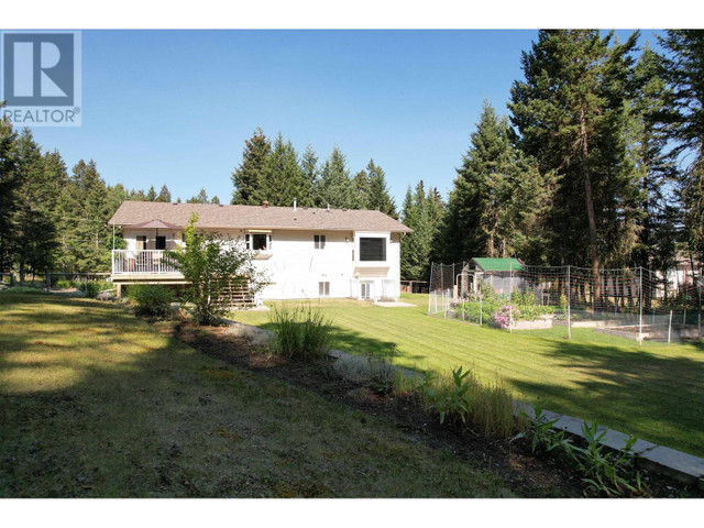 6006 EASZEE DRIVE 108 Mile Ranch, British Columbia in Houses for Sale in 100 Mile House - Image 4