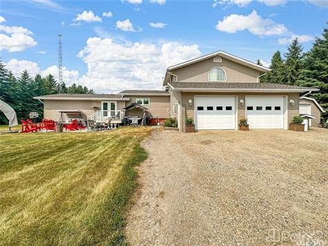 139 Acre Acreage in Houses for Sale in Regina