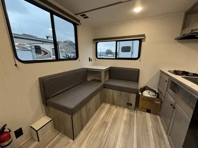 2027 ,Sun Lite,Sunset Park RV 15MB in Travel Trailers & Campers in Kamloops - Image 8