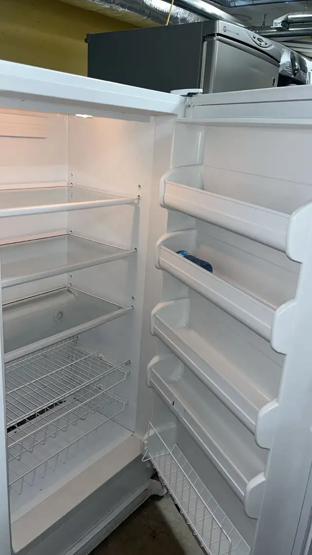Frigidaire Only Refrigerator 32 W”-18 ft.³ Fully Tested  30 in Refrigerators in Kitchener / Waterloo - Image 6