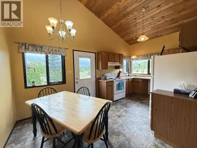 2644 SELKIRK ROAD Williams Lake, British Columbia in Houses for Sale in Williams Lake - Image 3