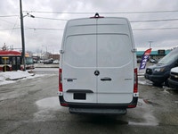 Perfect Auto CLEAN CARFAX - ONE OWNER - BUMPER TO BUMPER FACTORY WARRANTY - 3 SEATER - 4 CYLINDER ,... (image 6)