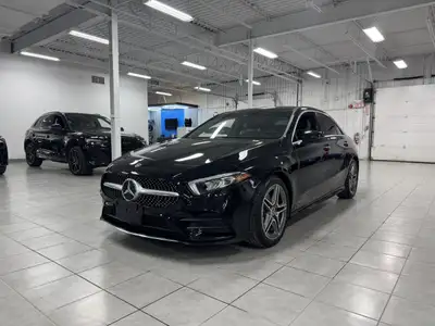 Découvrez cette Mercedes-Benz A 220 2022 avec ensemble AMG, une berline compacte qui combine parfait...