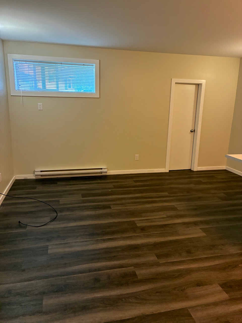 Renovated 2 bedroom, 2 bathroom in desirable Crescentwood 4