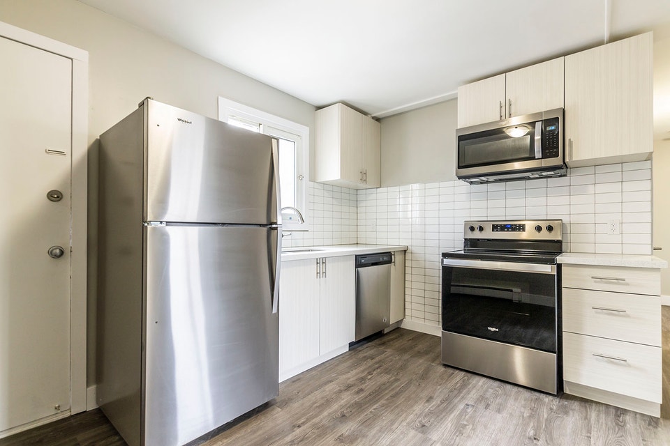 2 Bed,  1 Bath in KITCHENER Immediate move-in available 5