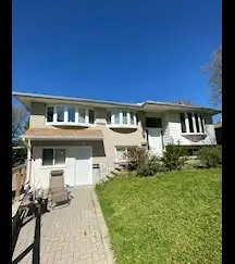 Student/Young Professional Bedrooms Available In Waterloo (RM1) Welcome to 424A Tamarack! This well...