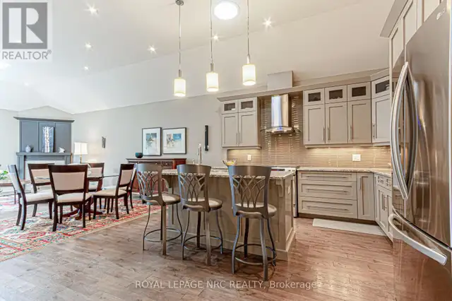 17 STONERIDGE CRESCENT Niagara-on-the-Lake (St. Davids), Ontario in Houses for Sale in St. Catharines - Image 8