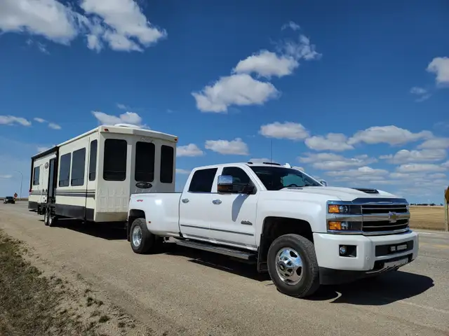 Call 780-289-8612 for RV Hauling, Hotshot and Delivery Services63838174342529123
