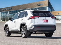 *Sunroof, Heated Steering Wheel, Power Liftgate, Heated Seats, Aluminum Wheels!* With rugged capabil... (image 4)