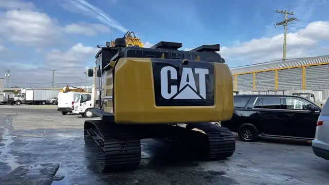 2018 Caterpillar 326F L Excavator in Heavy Trucks in Edmonton - Image 5