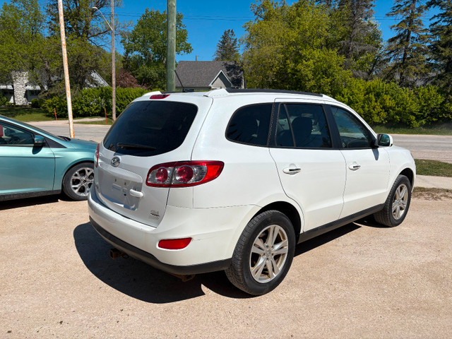 2012 Hyundai Sante Fe AWD Safetied in Cars & Trucks in Winnipeg - Image 4