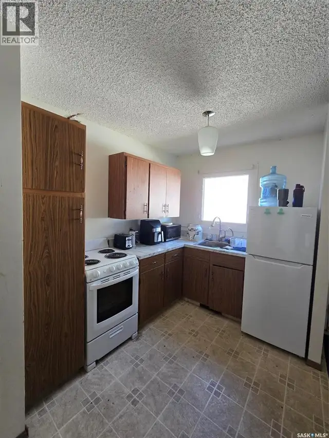413 - 415 Calgary STREET Broadview, Saskatchewan in Houses for Sale in Regina - Image 6