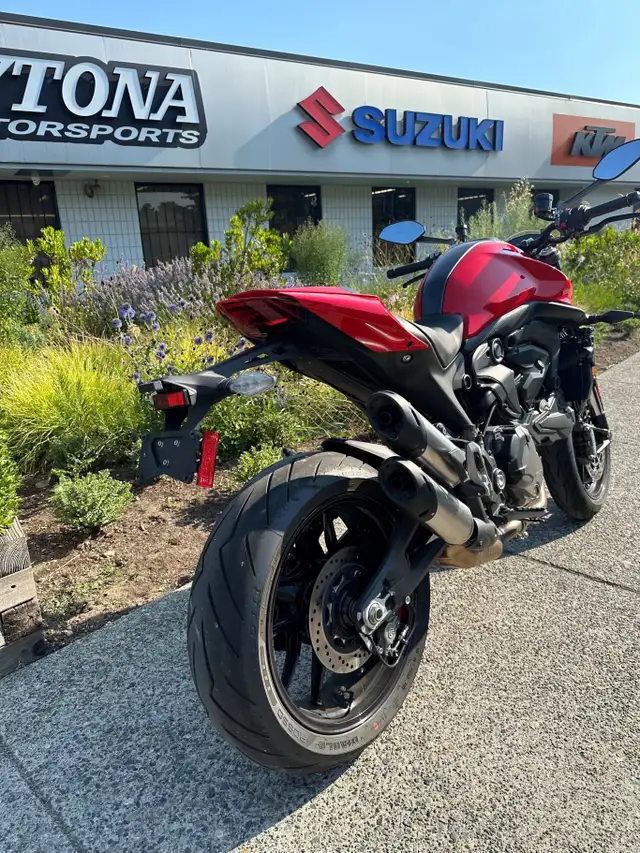 2023 Ducati Monster 937 Red in Street, Cruisers & Choppers in Vancouver - Image 6