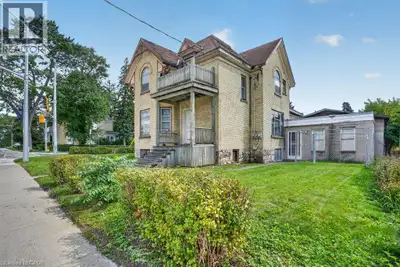INVESTORS, DEVELOPERS & VISIONARIES ! THIS ONE DESERVES YOUR ATTENTION! Here is an opportunity to ac...