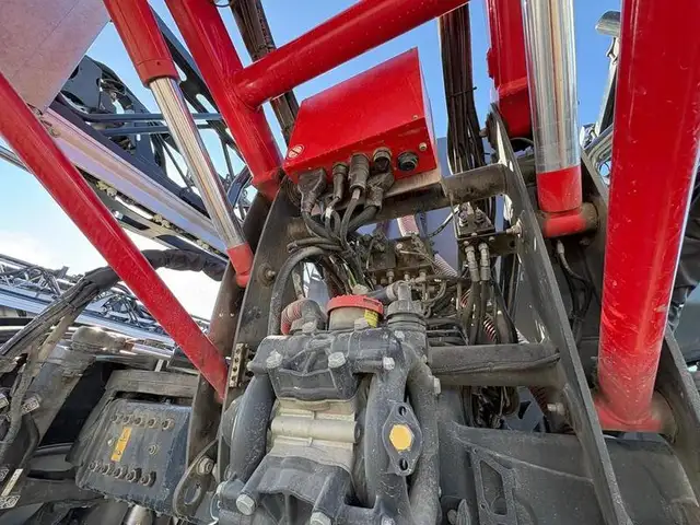 2022 HORSCH LEEB 6.300VL SPRAYER in Farming Equipment in Winkler - Image 15