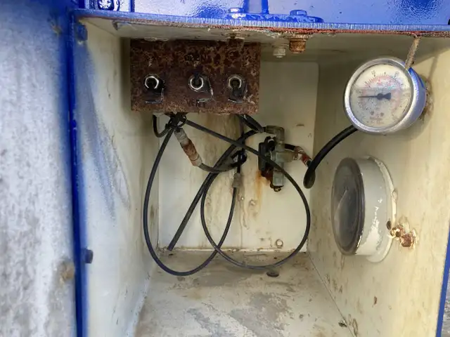 1999 Advance 27,000 Liter Quad axle Crude Oil Tanker Trailer in Heavy Equipment in Delta/Surrey/Langley - Image 17