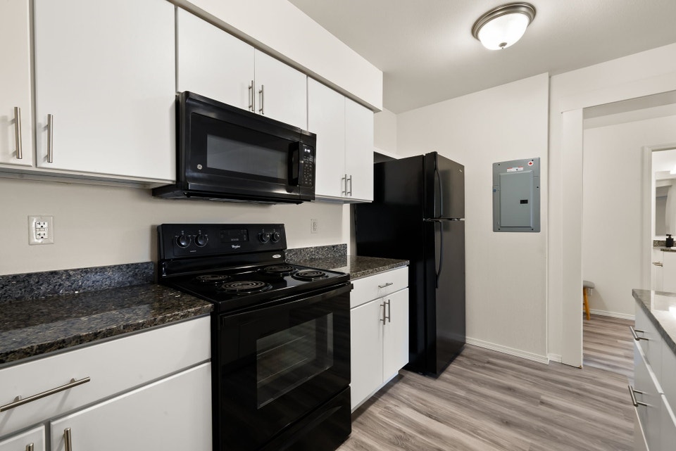 2 Bedroom, 1 Bathroom Apartment for Rent - 5929 Rochdale Bouleva 4