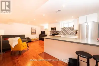 LOWER - 629 BERESFORD AVENUE Toronto (Runnymede-Bloor West Villa