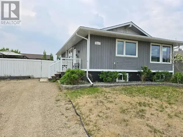 9117 128 Avenue Peace River, Alberta62863770093186121