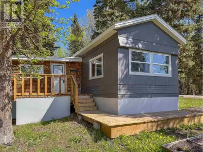 * PREC - Personal Real Estate Corporation. Nicely updated 3 bed, 1 bath manufactured home, located i...