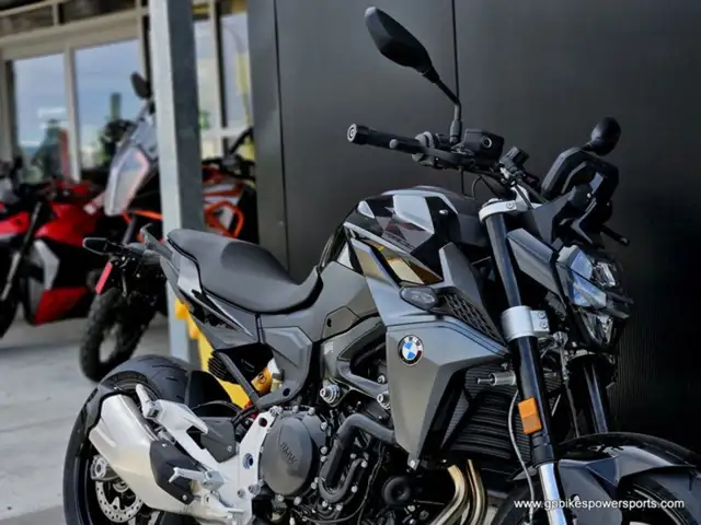2026 BMW F 900 R Triple Black in Sport Touring in Oshawa / Durham Region - Image 10