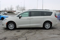WELL MAINTAINED Experience The Perfect Blend Of Style, Comfort, And Practicality With The 2019 Chrys... (image 3)