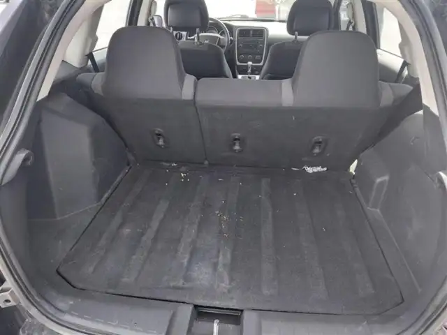 2010 Dodge Caliber Express in Cars & Trucks in Drummondville - Image 7