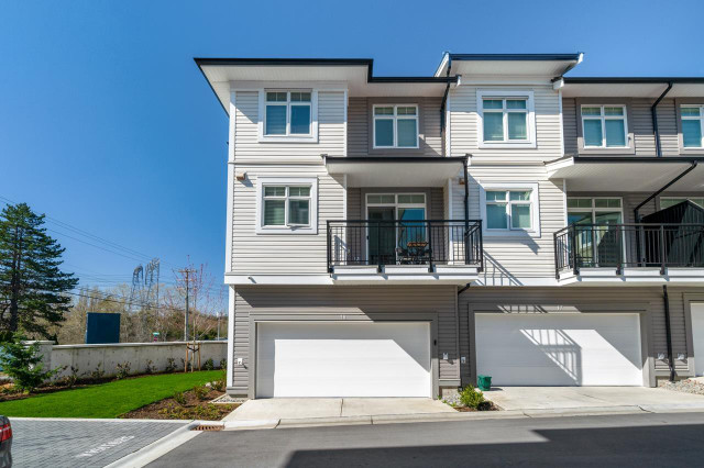 18 2070 OAK MEADOWS DRIVE Surrey, British Columbia in Condos for Sale in Tricities/Pitt/Maple