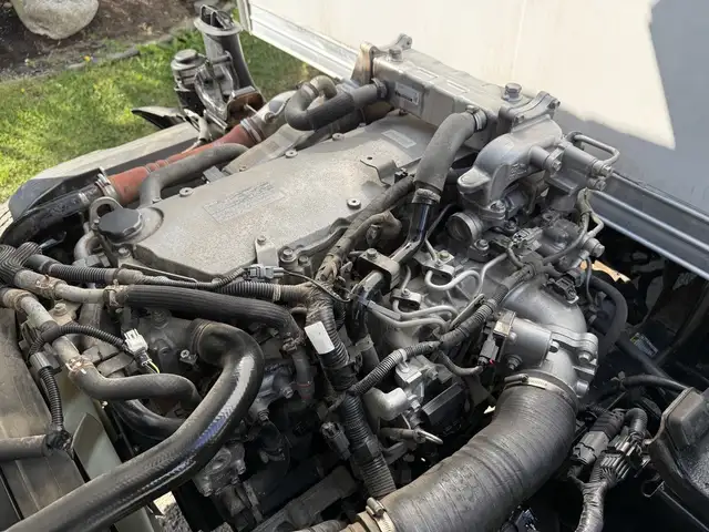 2019 Isuzu NRR 20 Foot Cube Van in Heavy Trucks in Delta/Surrey/Langley - Image 41