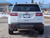This Jeep Cherokee has a durable Intercooled Turbo Gas/Electric I-4 1.6 L/98 engine powering this Va... (image 6)
