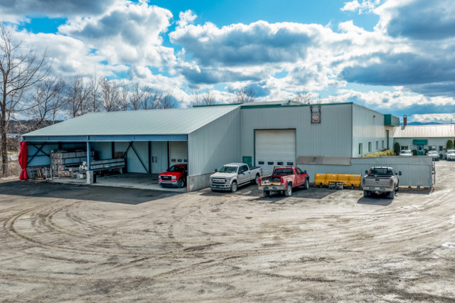 BÂTIMENT COMMERCIAL - LAC-MÉGANTIC dans Espaces commerciaux et bureaux à louer  à Sherbrooke - Image 3
