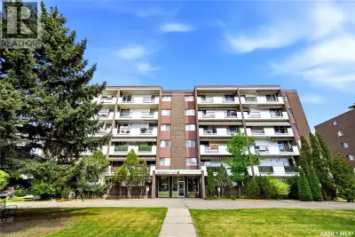 Welcome to Oakcrest! This spacious 2-bedroom, 1-bathroom condo offers nearly 1,000 sq. ft. of comfor...