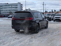 The 2026 Chrysler Pacifica Select offers a blend of style, comfort, and family-friendly technology i... (image 6)