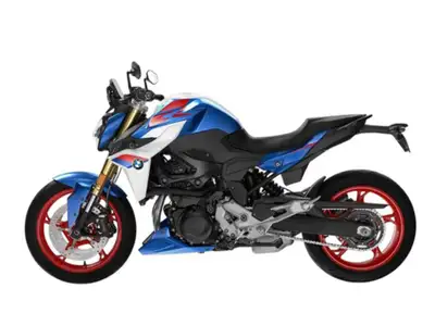 2026 BMW F 900 R SportDynamic, progressive, intuitive This dynamic Roadster makes a proposition: Nev...