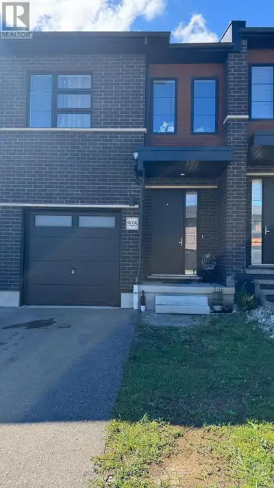 Great House For First Time Buyers and Investors, Townhouse with 4 Bedrooms& 4 Full Washrooms, One On...