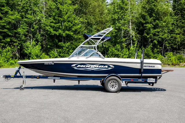 2004 Moomba Outback in Powerboats & Motorboats in Rimouski / Bas-St-Laurent - Image 10