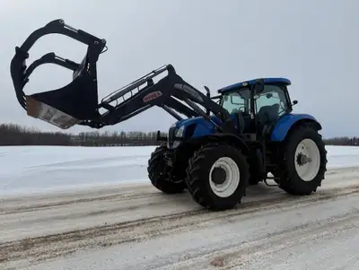 2012 New Holland T7.235 Loader Tractor -New Stoll FZ60.1 self-leveling loader with third function -4...