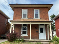 6 BEDROOM DOWNTOWN HOME - $3,000/month Peterborough Peterborough Area Preview