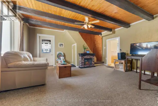 1967 ZION LINE Whitewater Region, Ontario in Houses for Sale in Pembroke - Image 15