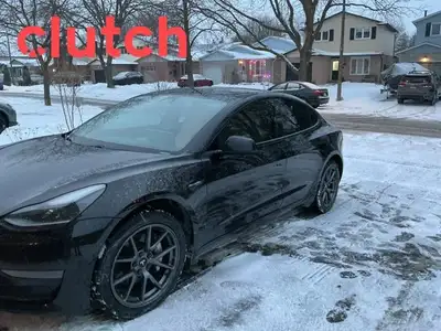 NO ACCIDENTS / CLEAN CARFAX / 1 OWNER / Rear View Camera, Power Driver Seat, Power Passenger Seat an...